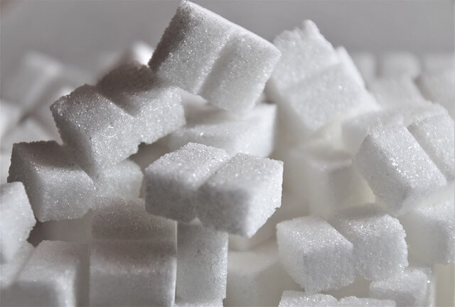 Bir küp şeker kaç kalori? 1, 2, 3, 4, 5 küp şeker kalori oranı ve besin değeri? 100 gr, 250 gr ve ya 500 gr küp şeker kaç kalori?