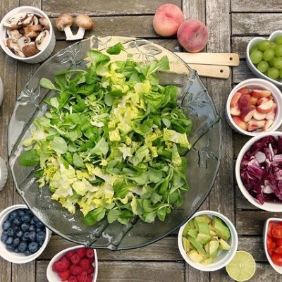 Pratik mevsim salatası tarifi. Mevsim Salatası nasıl yapılır? Hazırlanması kolay mevsim salatası yapımı? Mevsim salatası faydaları nedir, püf noktaları.